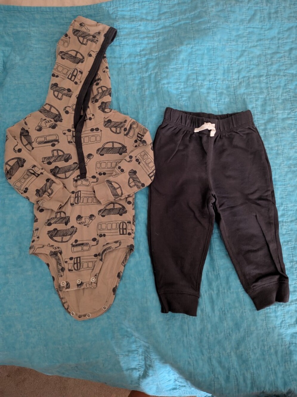 💙3 For $15- Carter's NWOT Boys Hoodie And Sweats Fit